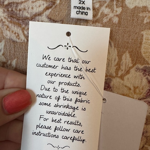 NWT #FALL2025🍁 Neutral Floral Tie Front Top. 2x Plus #CL - Picture 4 of 6